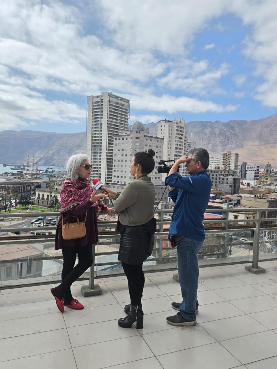 Em Iquique, diretora de “Integracionistas” dá entrevistas sobre lançamento internacional de documentário